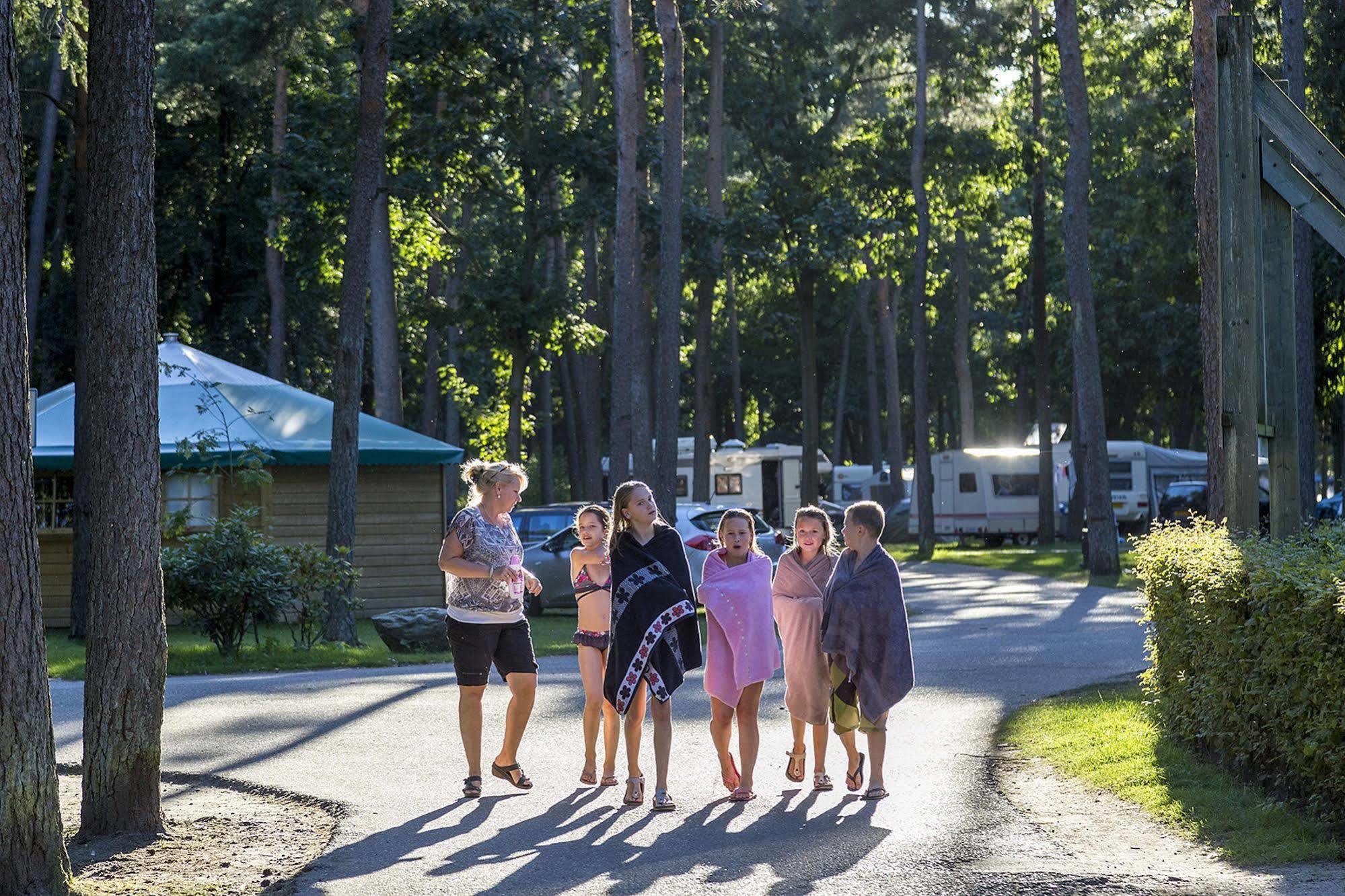 Oostappen Vakantiepark Arnhem Bv Esterno foto